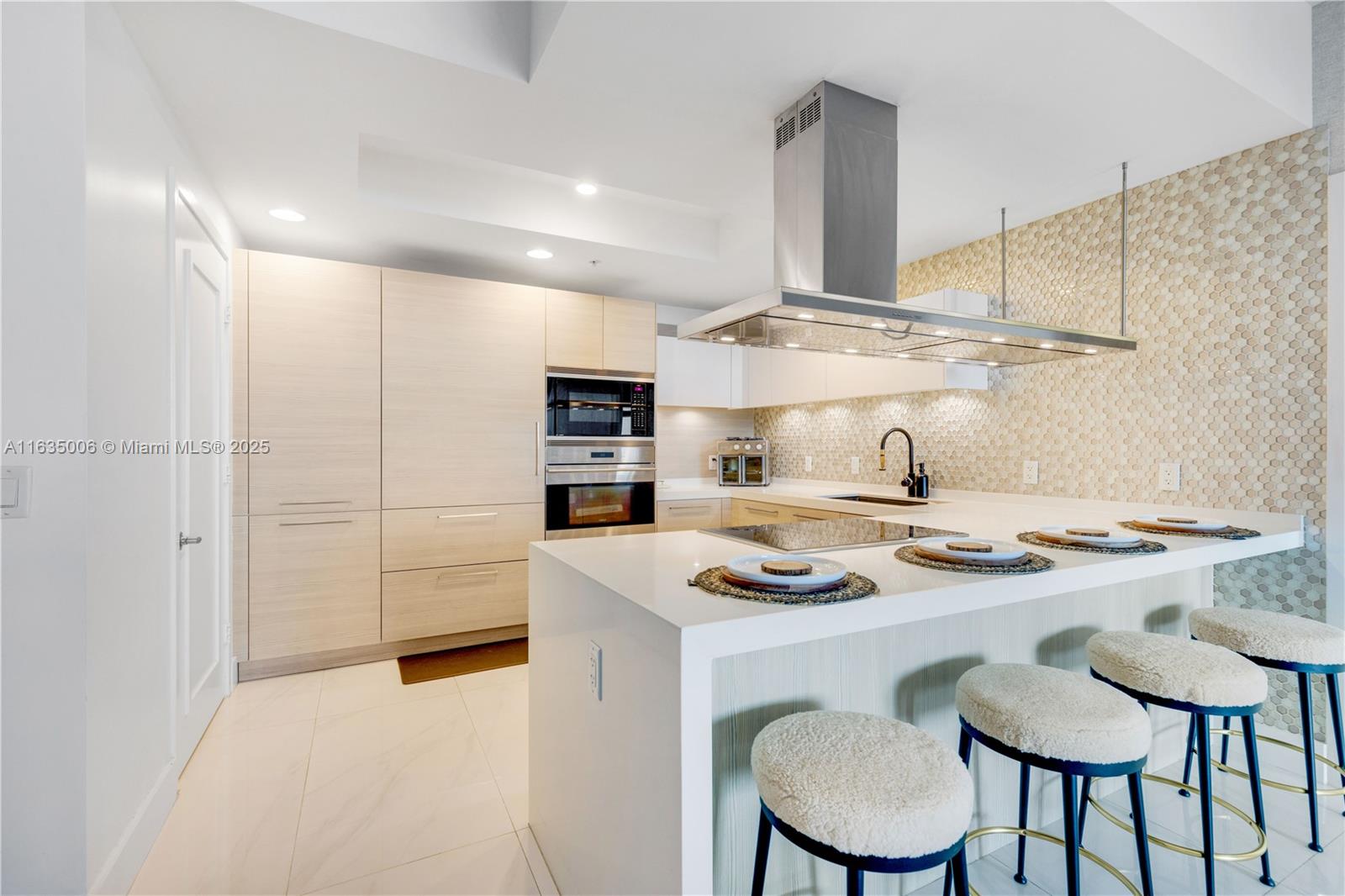MARINA PALMS RESIDENCES S - Residential