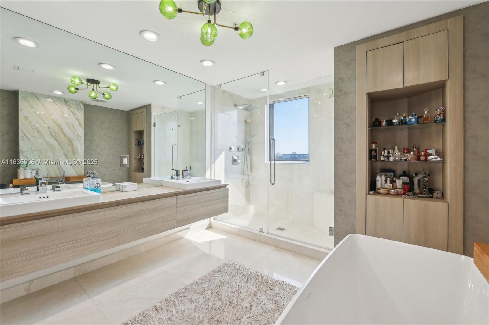MARINA PALMS RESIDENCES S - Residential