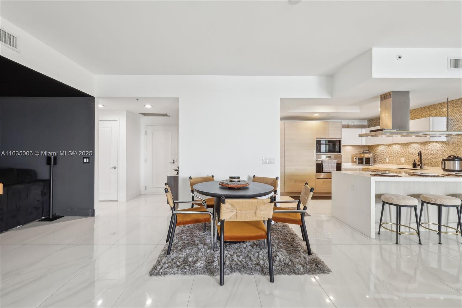 MARINA PALMS RESIDENCES S - Residential