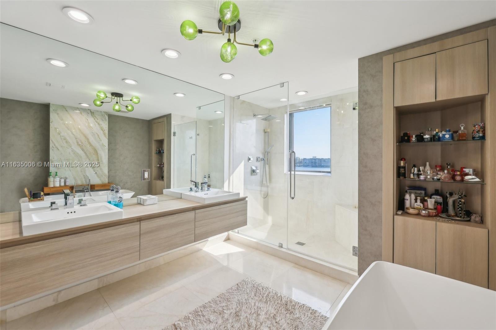 MARINA PALMS RESIDENCES S - Residential