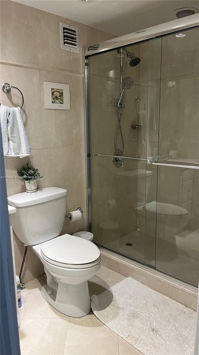 AQUARIUS CONDO - Residential Lease