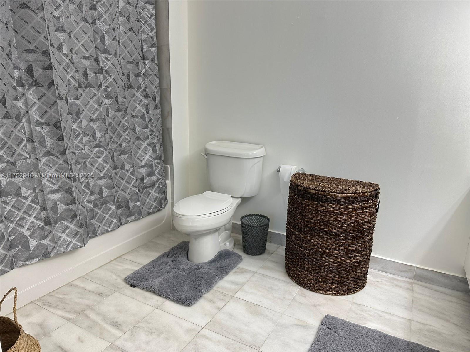 BLUE CONDO - Residential