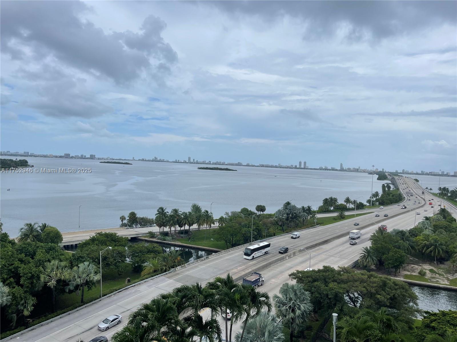 BLUE CONDO - Residential