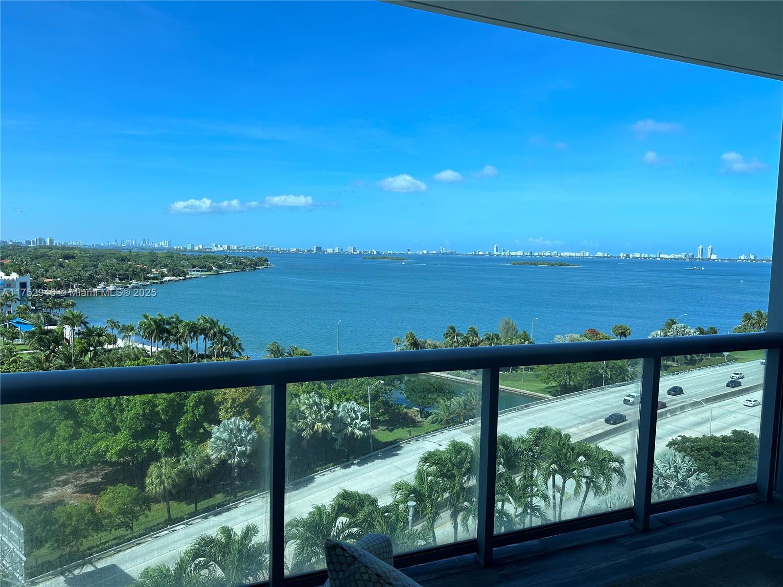 BLUE CONDO - Residential