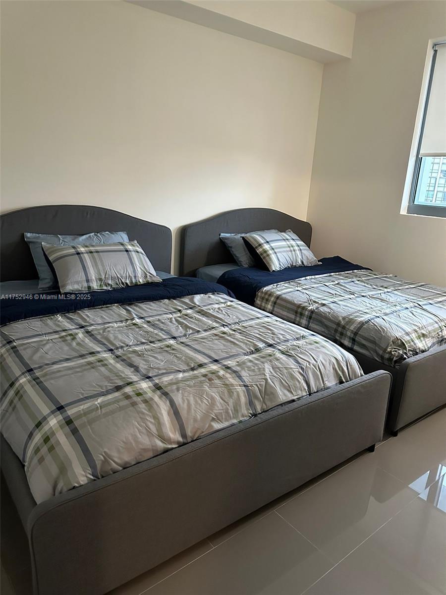 BLUE CONDO - Residential