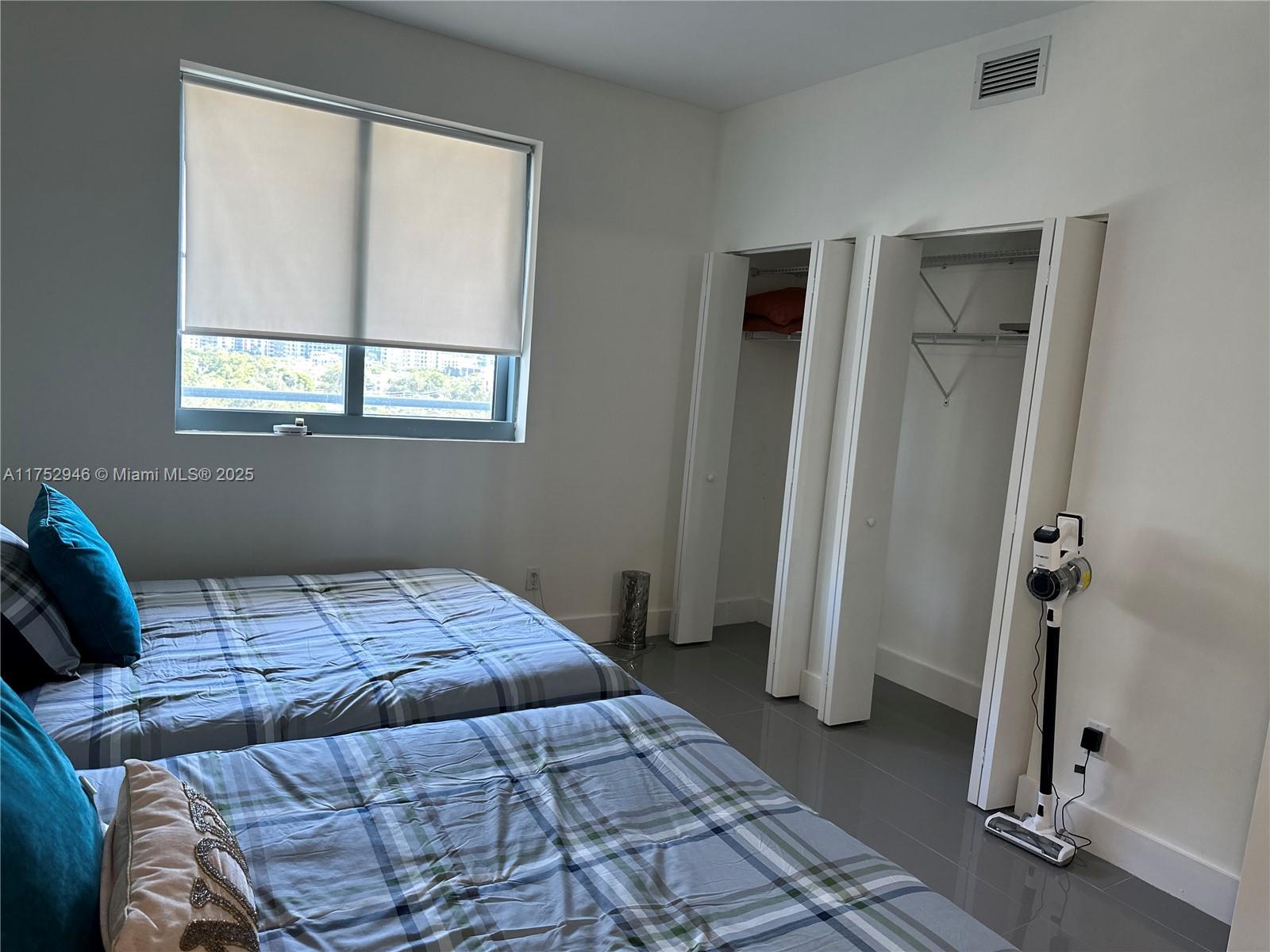 BLUE CONDO - Residential