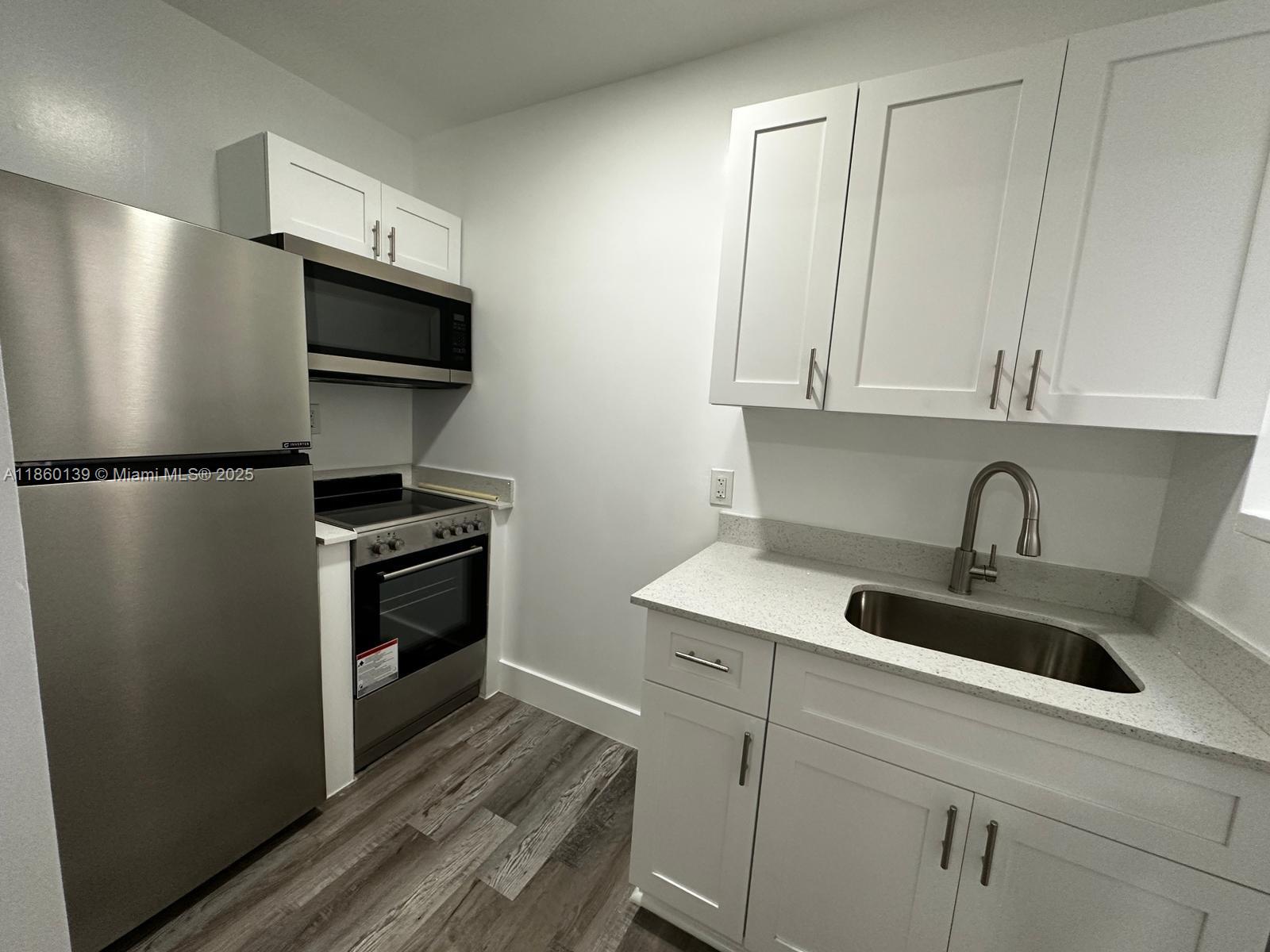 Fully Renovated & Prime Location – Just 5 Minutes from Brickell!
Discover this stunning 1-bedroom apartment . completely renovated with modern finishes and abundant natural light through elegant arched windows. Enjoy brand-new flooring, a sleek kitchen with stainless steel appliances, and a stylish bathroom with marble-style tiles.
Located in the heart of Miami, you’ll be just minutes from Brickell, Downtown Miami, Little Havana’s vibrant Calle Ocho, Marlins Park, Miami Riverwalk, and major highways. Surrounded by top-rated restaurants, trendy cafés, lively nightlife, gyms, supermarkets, and cultural attractions, this home offers both convenience and style.
Perfect for those seeking the ultimate Miami lifestyle – modern comfort, unbeatable location, and move-in ready.