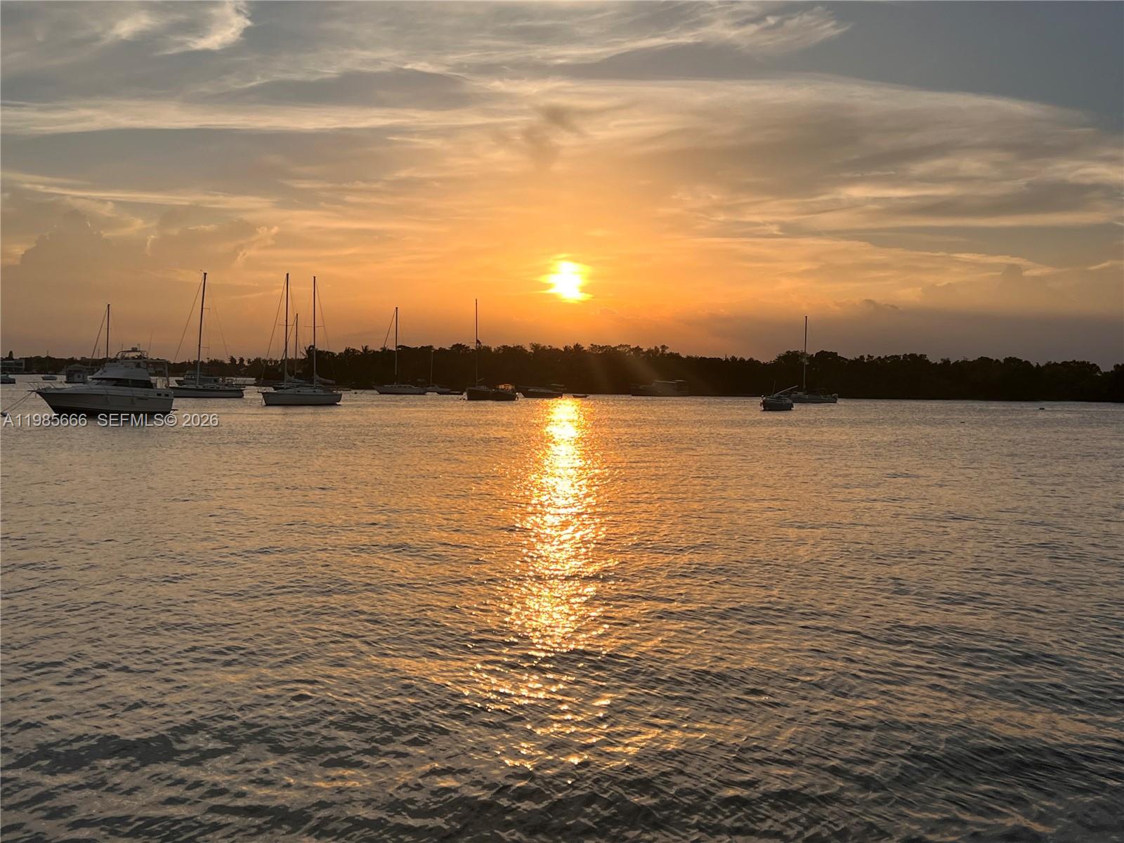 THE ISLANDER CLUB CONDO - Residential Lease