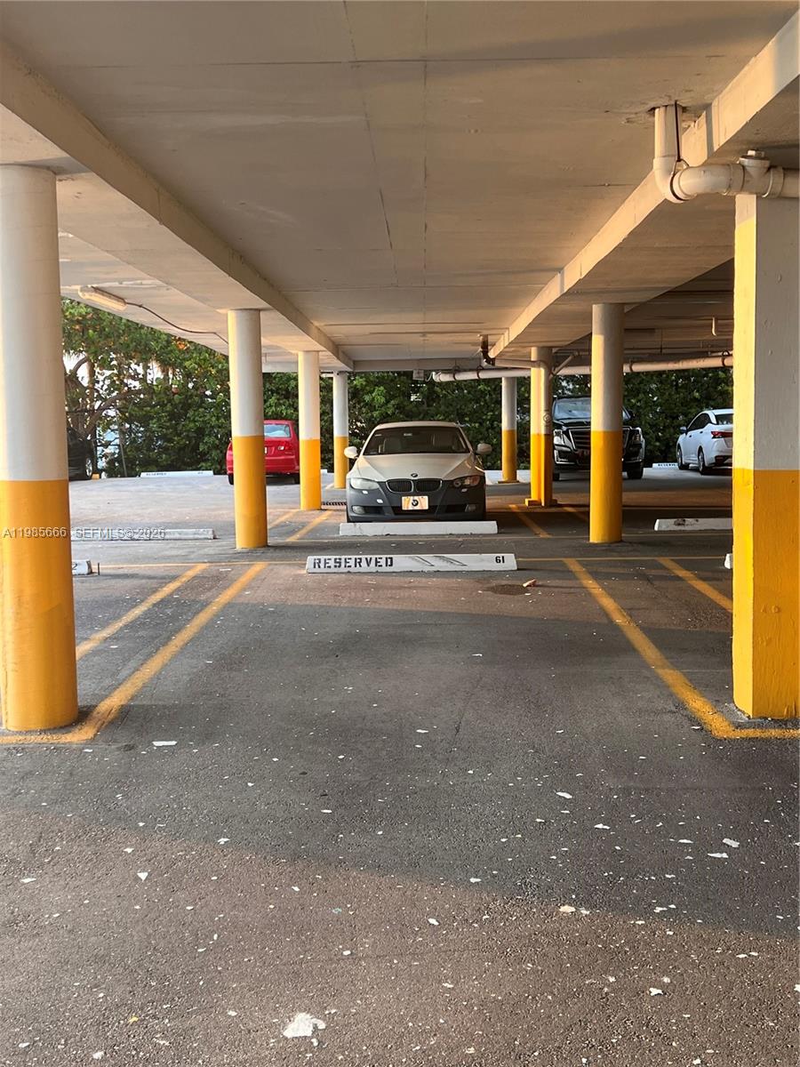 THE ISLANDER CLUB CONDO - Residential Lease