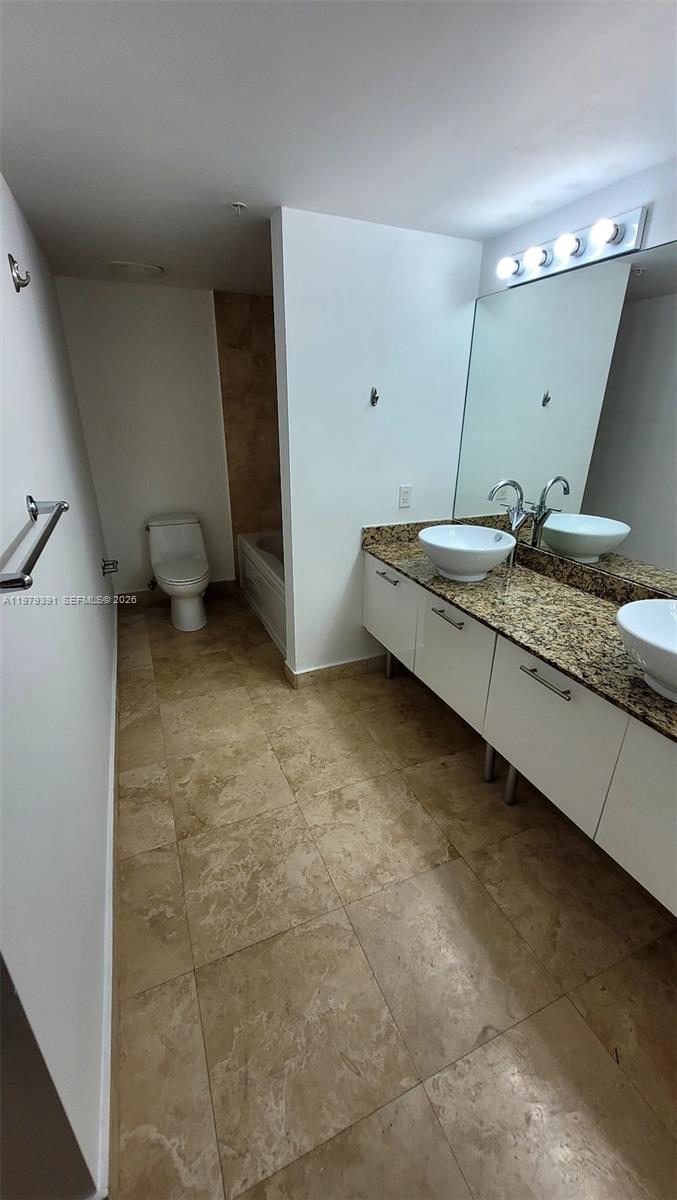 BRICKELL ON THE RIVER S T - Residential Lease