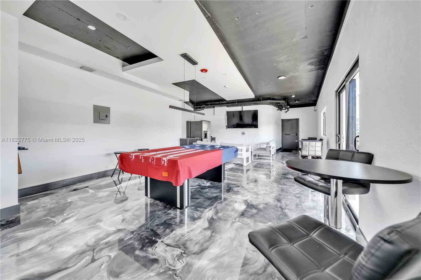 PELICAN LANDING CONDO - Residential Lease