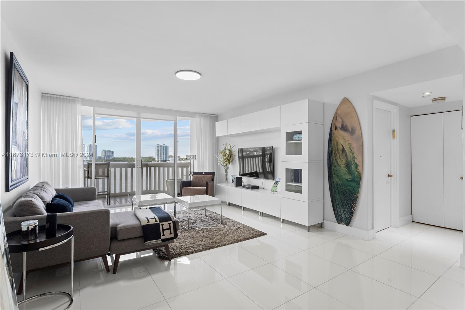 1000 ISL BLVD WILLIAMS IS - Residential