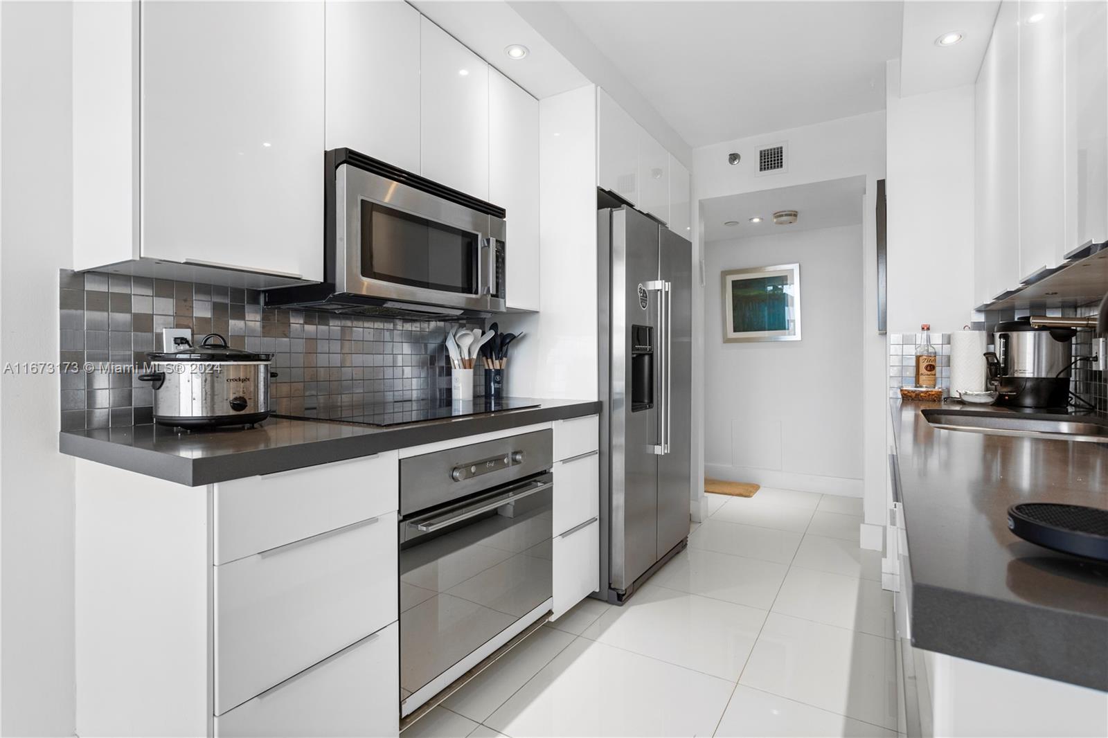 1000 ISL BLVD WILLIAMS IS - Residential