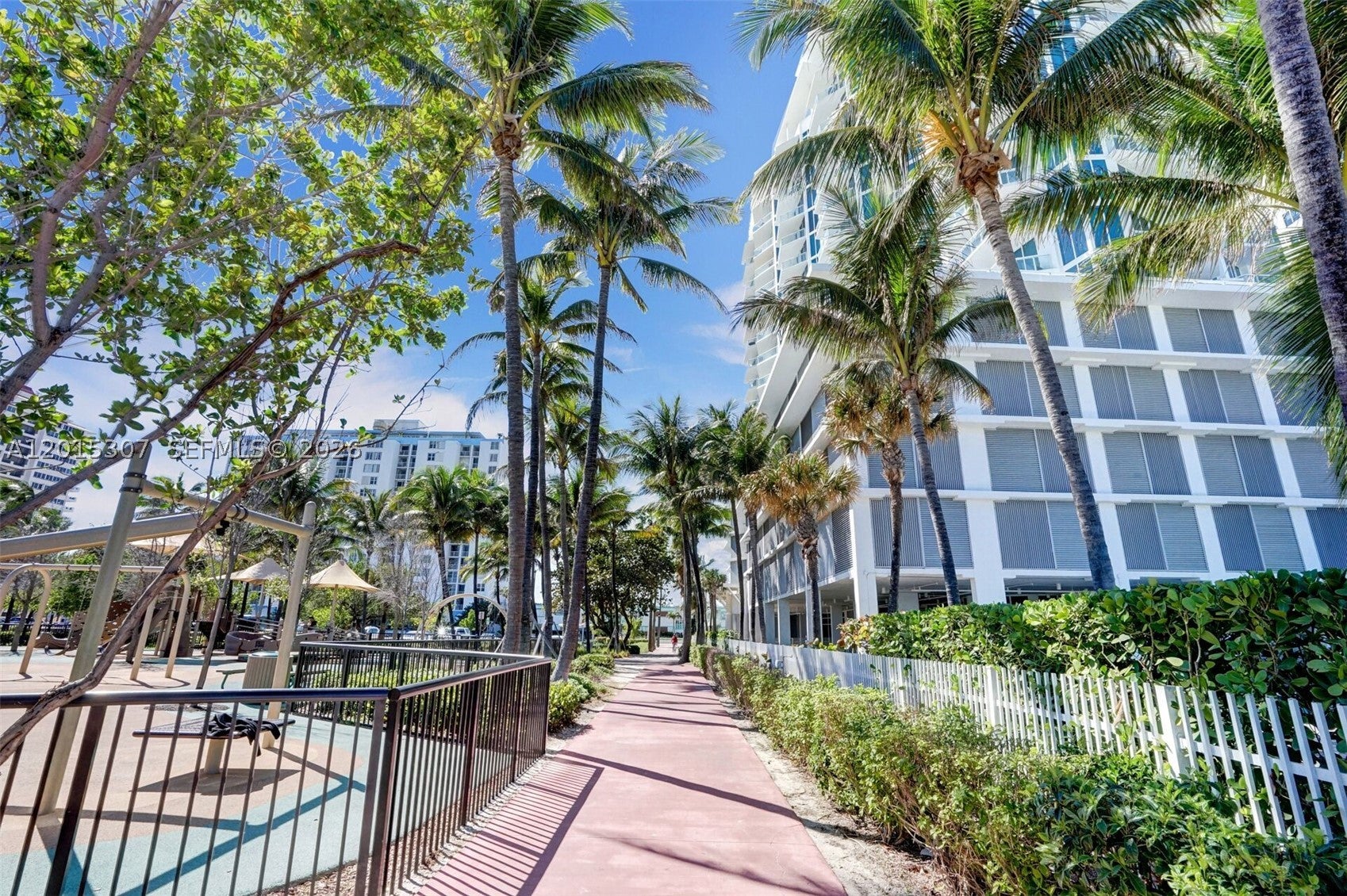 6515 Collins Ave 1107