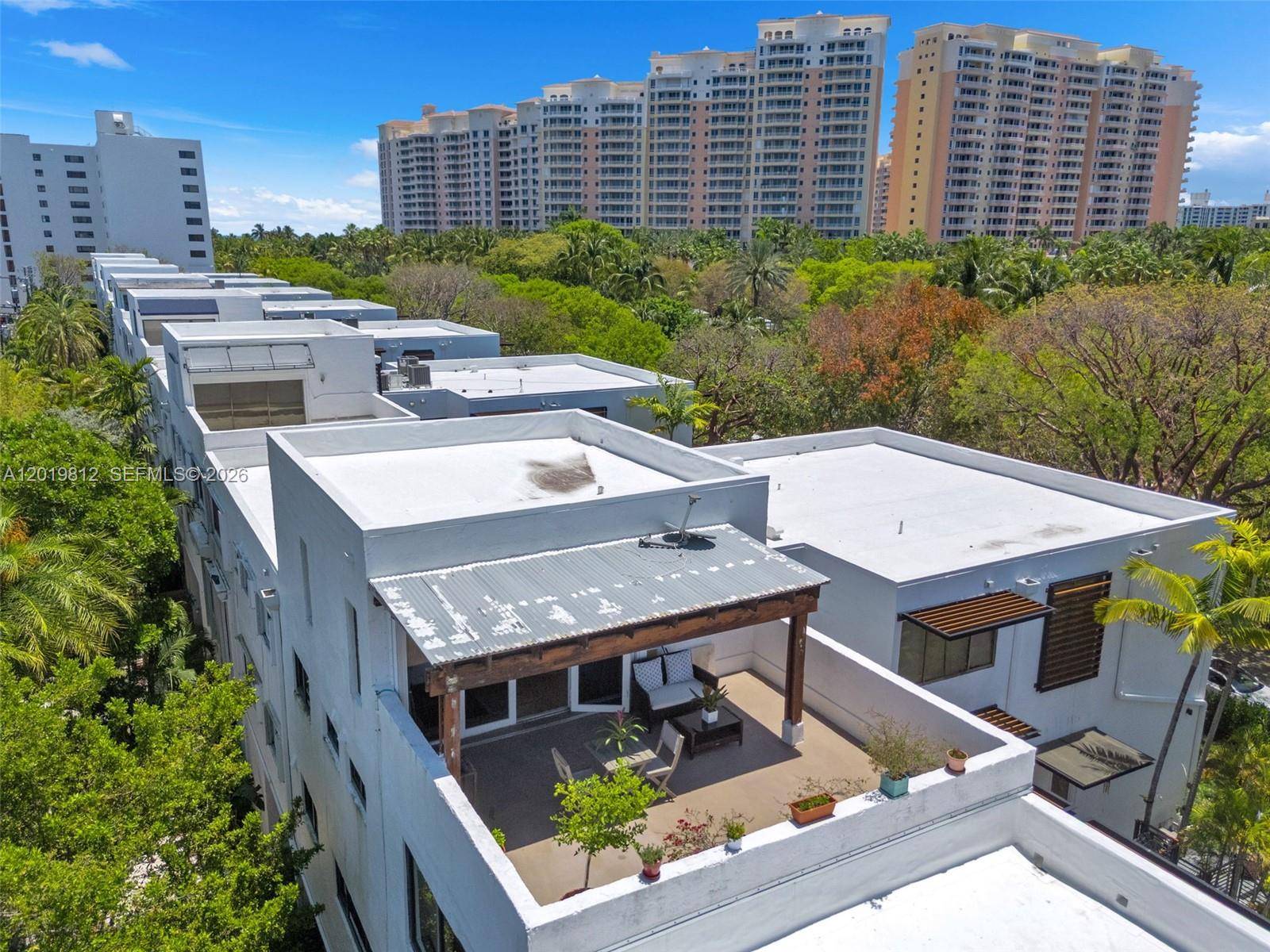 GDNS OF KEY BISC-ALHAMBRA - Residential