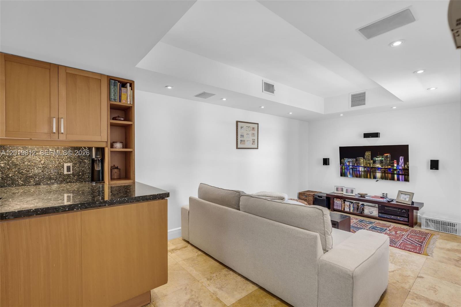 GDNS OF KEY BISC-ALHAMBRA - Residential