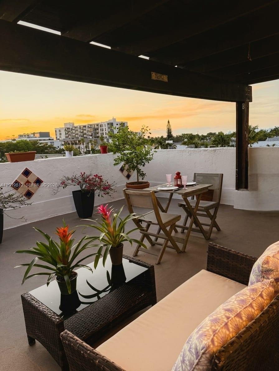 GDNS OF KEY BISC-ALHAMBRA - Residential