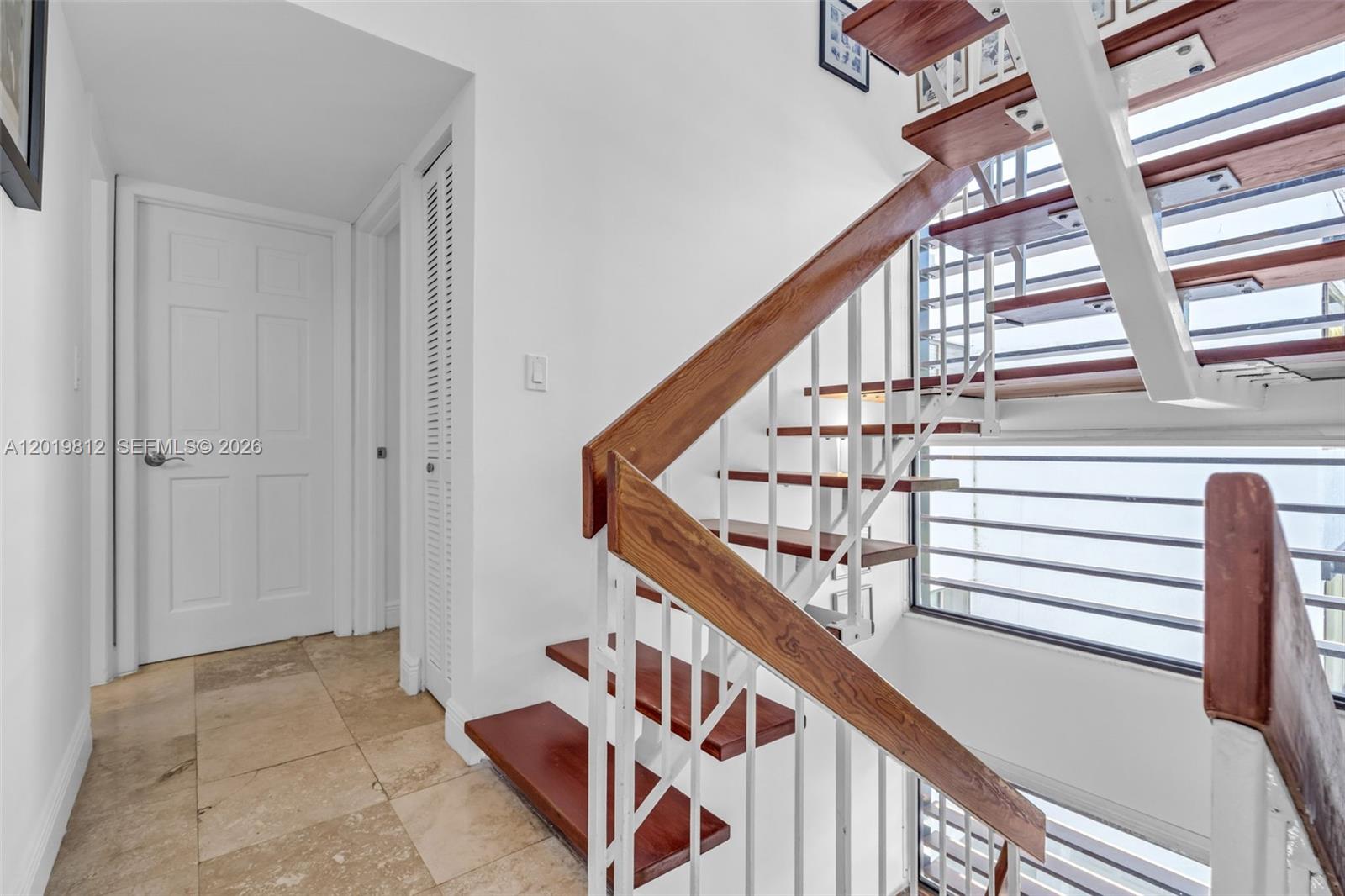 GDNS OF KEY BISC-ALHAMBRA - Residential