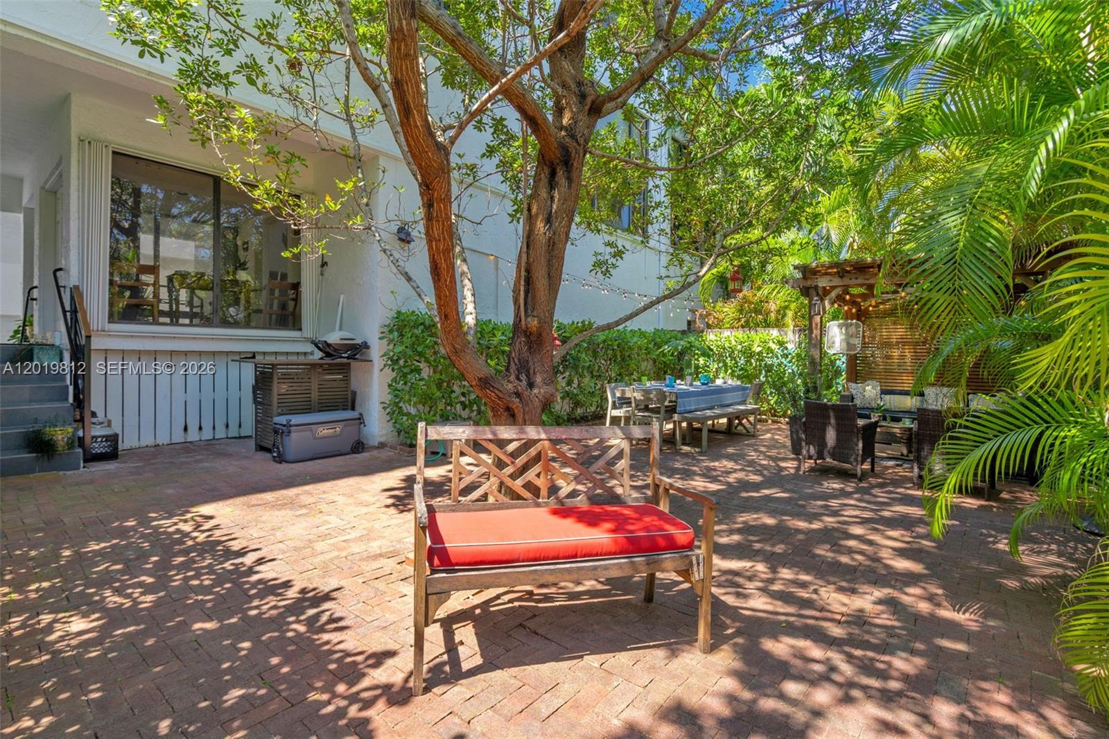 GDNS OF KEY BISC-ALHAMBRA - Residential
