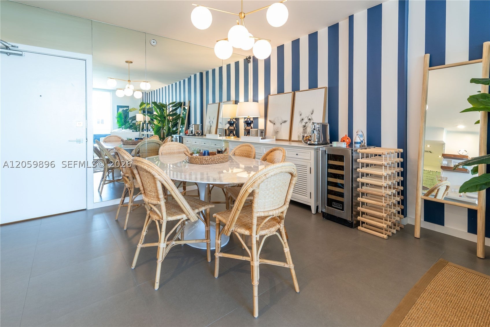 10275 Collins Ave 519