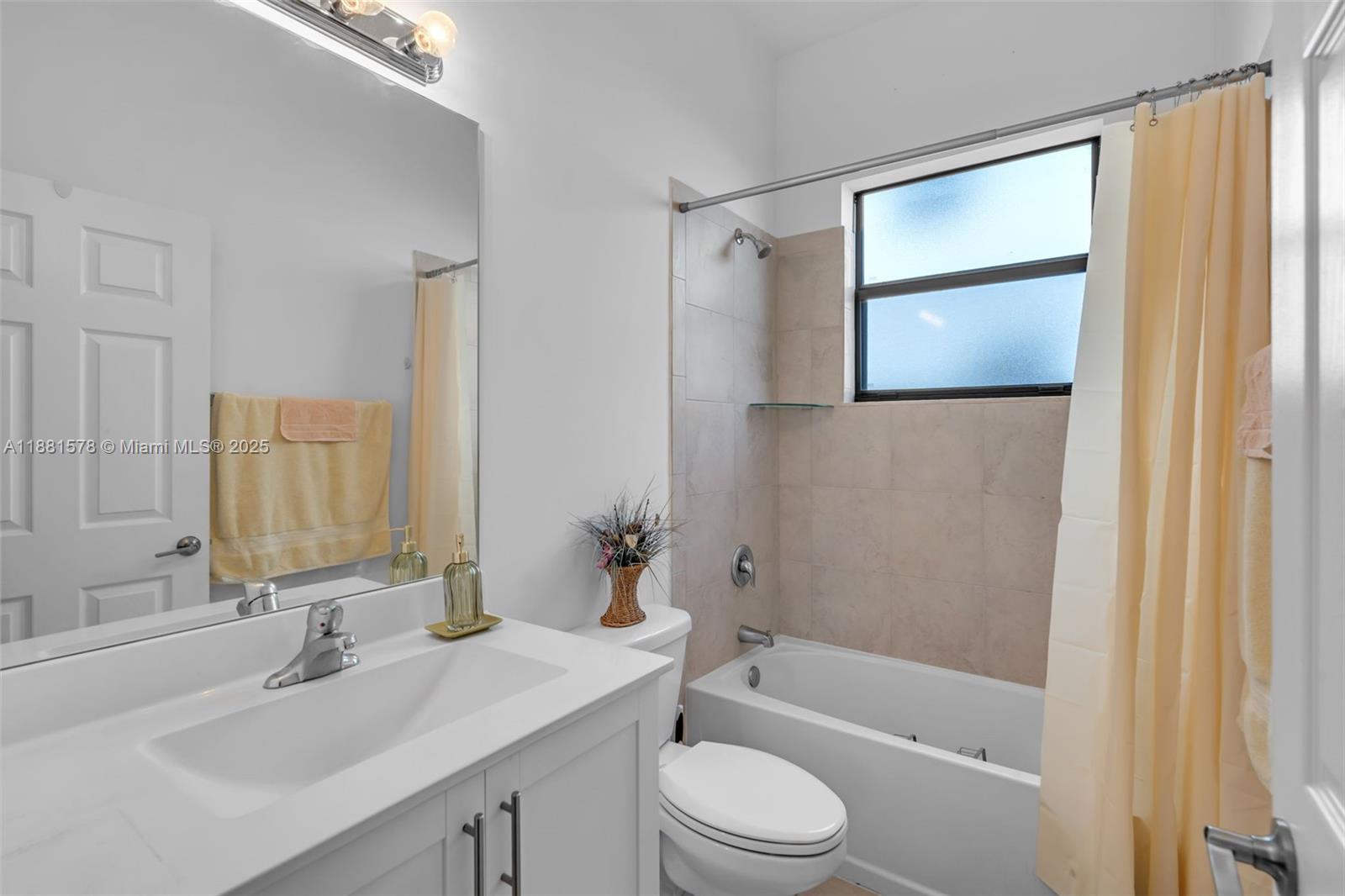 VIA VENTURA NEIGHBORHOOD - Residential