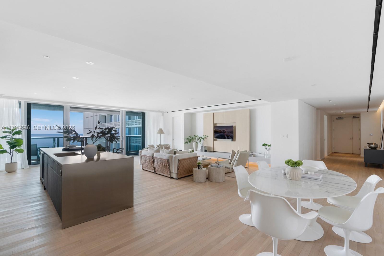 2901 Collins Ave 1001