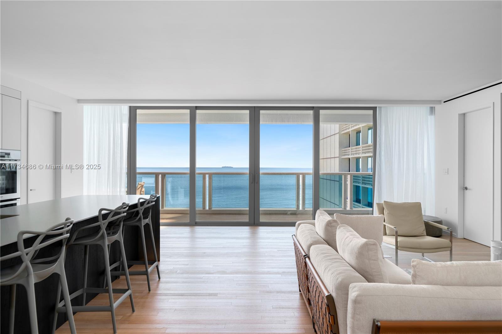 2901 Collins Ave 1001