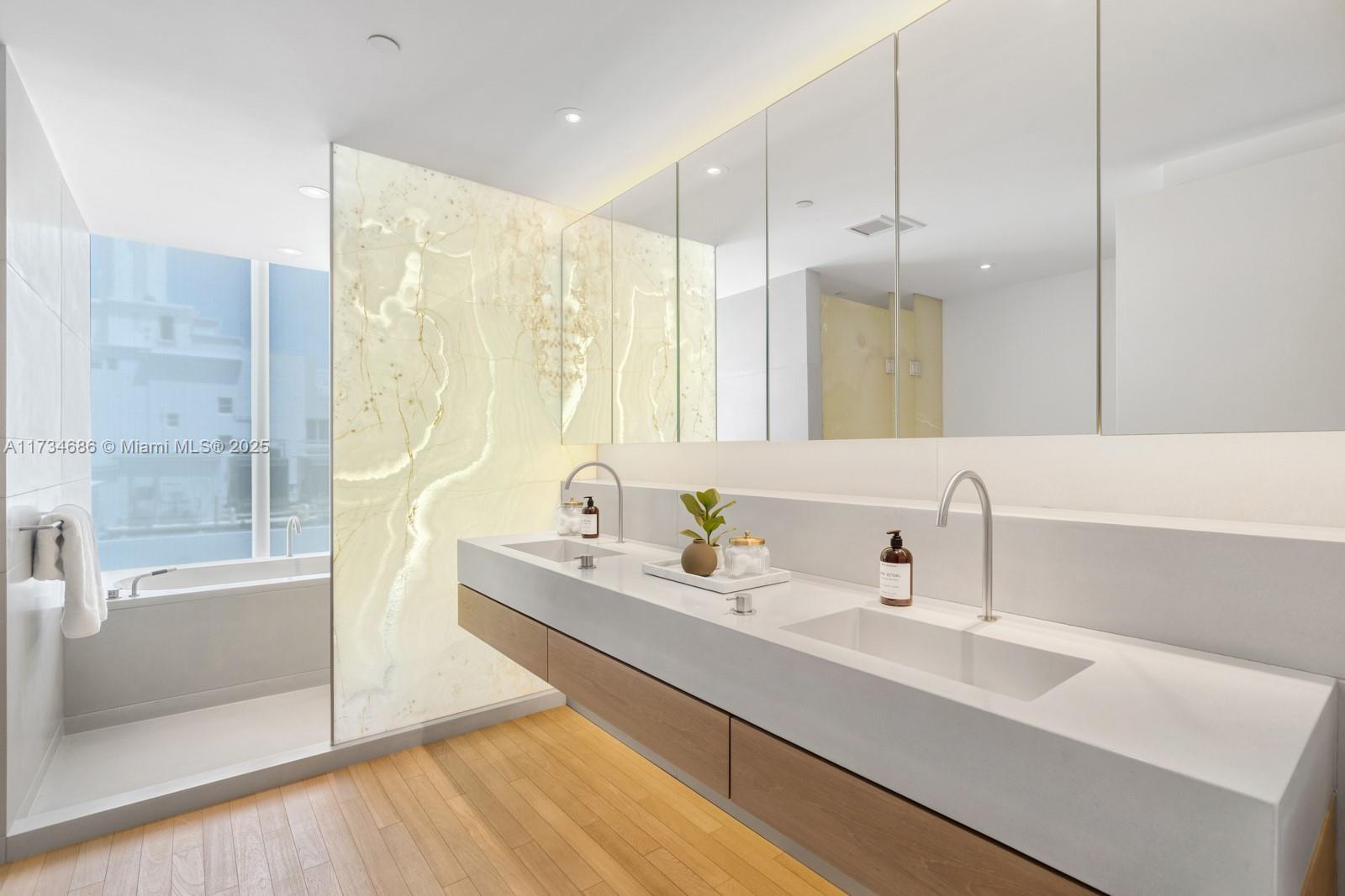 THE EDITION RESIDENCES - Residential