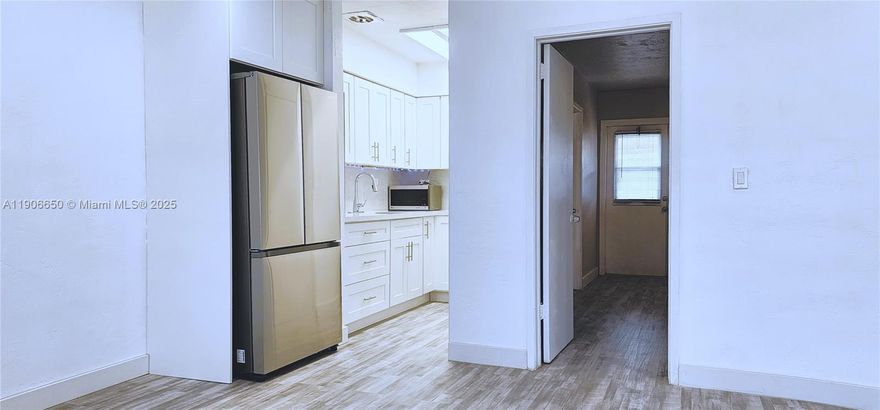 Updated unit! Take a look a this modern 1 Bed / 1 Bath unit at Orangebrook Villas in Hollywood. Steps away from Hollywood Blvd and I95, great for a quick commute. Laminate style wood flooring, remodeled kitchen,stainless steel appliances, cute bathroom with porcelain tile. Easy to show, quick application process. Close to shopping and great restaurants.  No pets per association. Call today, don't miss this one!