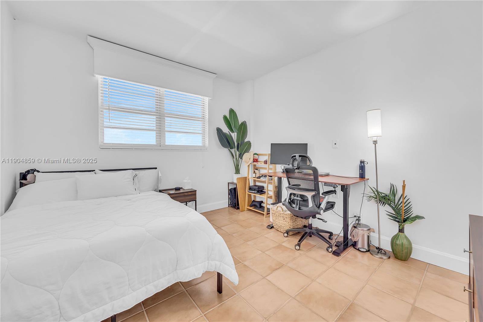 GABLES WATERWAY TOWERS CO - Residential