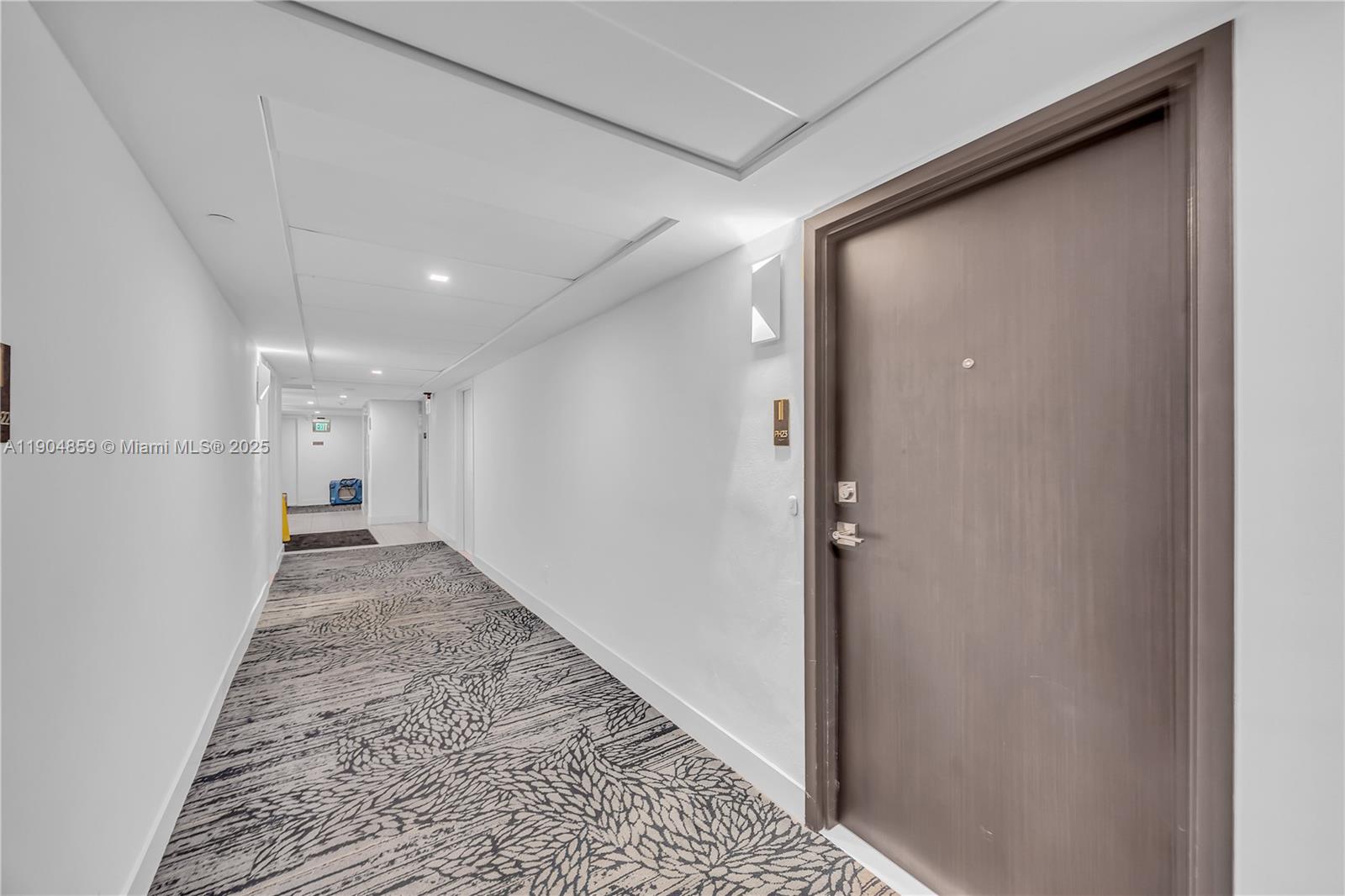 90 Edgewater Dr PH23