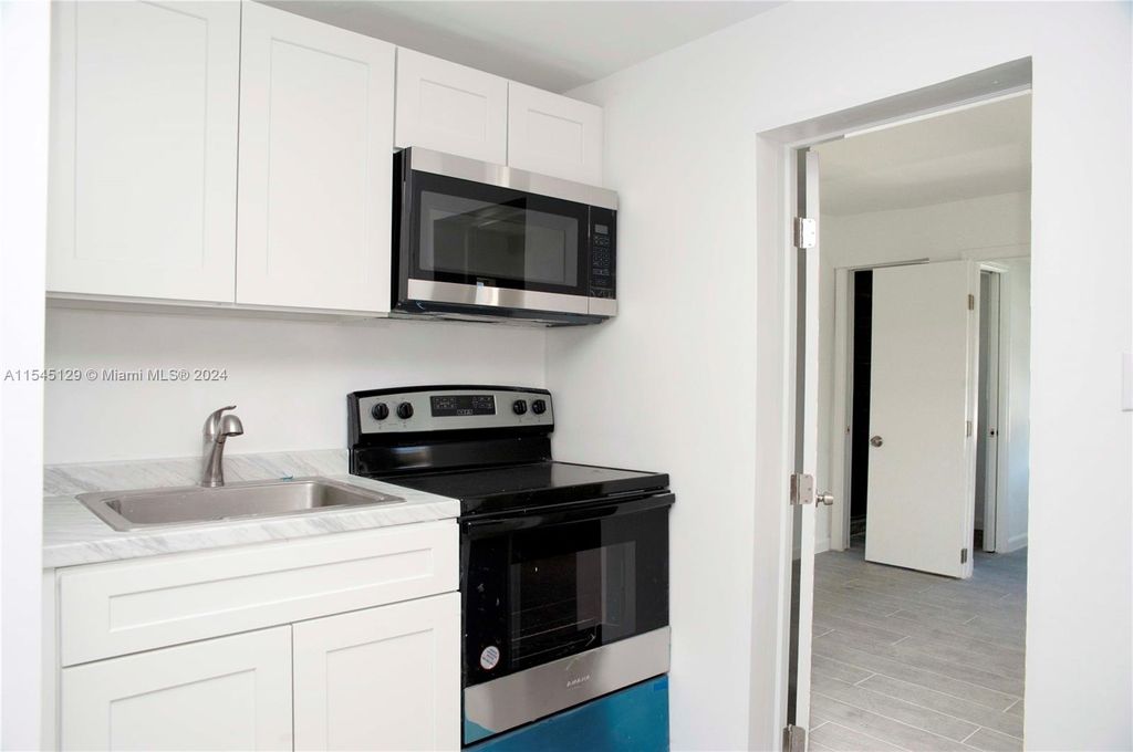 Photo of 1323 N Federal Hwy #3, Hollywood, FL 33020 (MLS # A11545129)