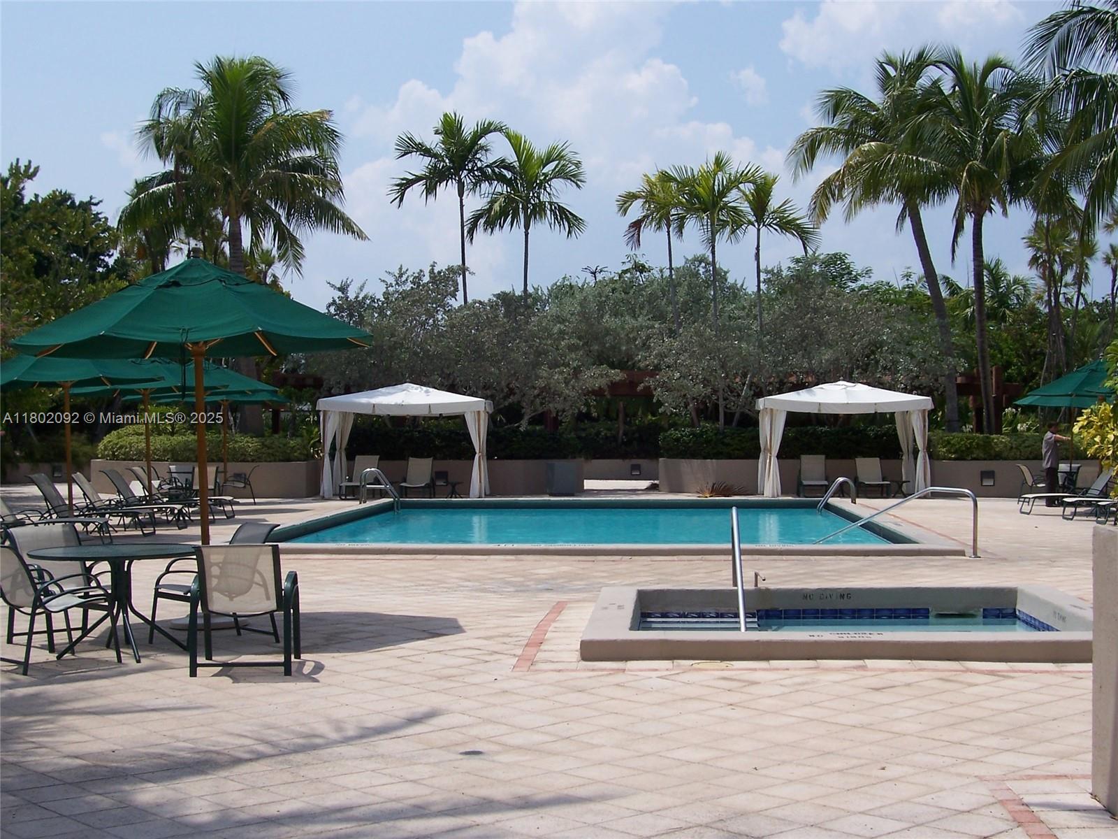 THE EMERALDBAY @ KEY COLO - Residential