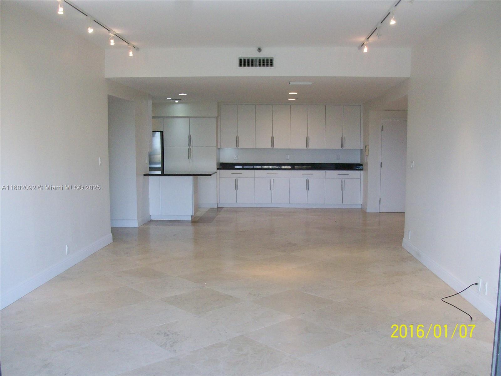 THE EMERALDBAY @ KEY COLO - Residential