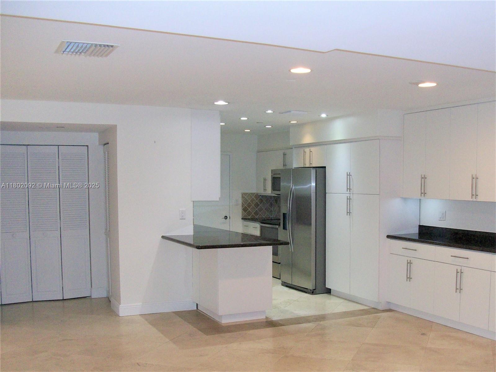 THE EMERALDBAY @ KEY COLO - Residential