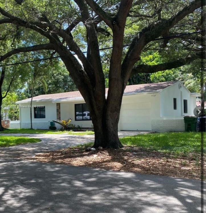 Beautiful just renovated houses in North Miami! 3 bedrooms 2 bath. NEW Impact windows and doors, renovated bathrooms, new kitchen cabinets with Quartz counter tops, Spacious open layout & stainless-steel appliances, over size laundry room that could be used as an office overlooking the pool, 1 car garage and circle driveway. Seating on 0.29 acres, space to park RV or boat. 60-foot-long POOL with jacuzzi. 15 minutes away from Bal harbor beach, Wonderful central location!