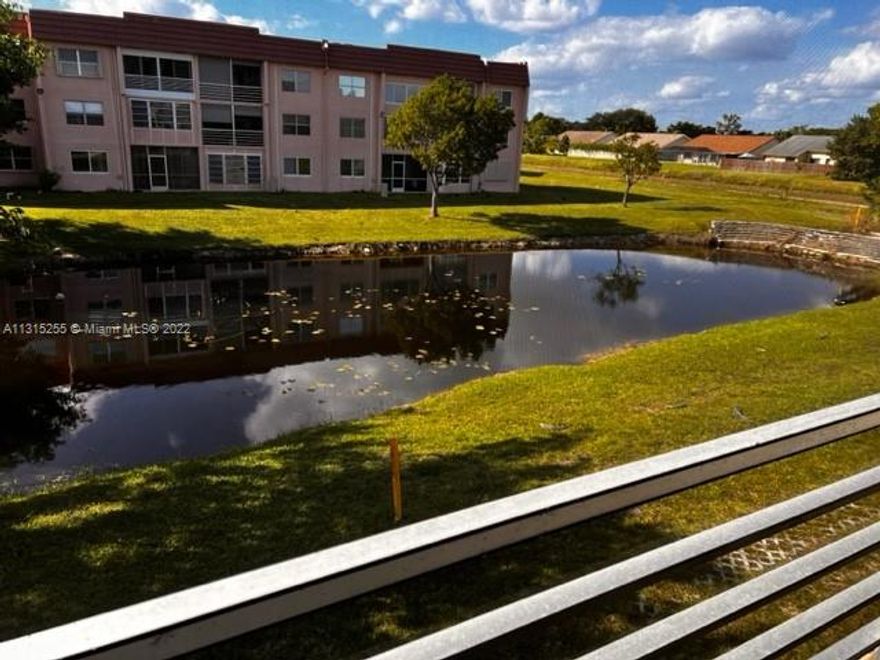 Beautiful Lake View, 1 Bedroom/1 Bath Condo in Sunrise Lakes - Phase 3. Lot of Natural light, laminate floor, water heather and AC only 5 years old and in very good condition.  1 parking space assigned.
 this unit is located in a Premier 55+ Community Offering: Golf, Indoor/Outdoor Swimming Pools, Fitness Center, Tennis, Clubhouse, Theater, Cabaret, BBQ, Billiards, Pickleball, Groups, Activities, Courtesy Shuttle Buses. Must see. No elevator, no pet and no leasing allowed.