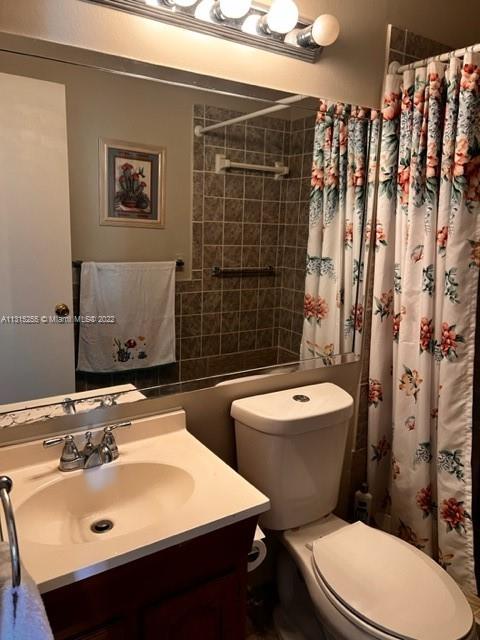 SUNRISE LAKES 113 CONDO - Residential