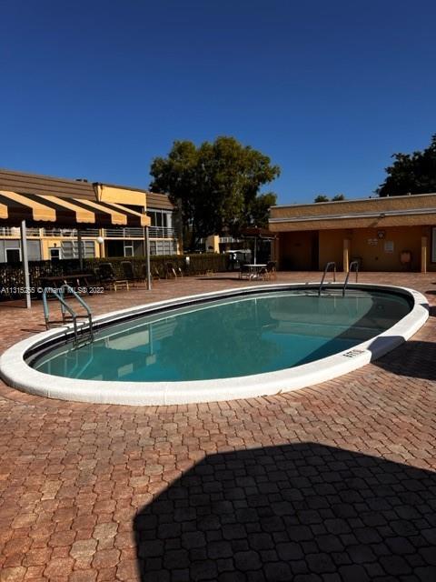 SUNRISE LAKES 113 CONDO - Residential