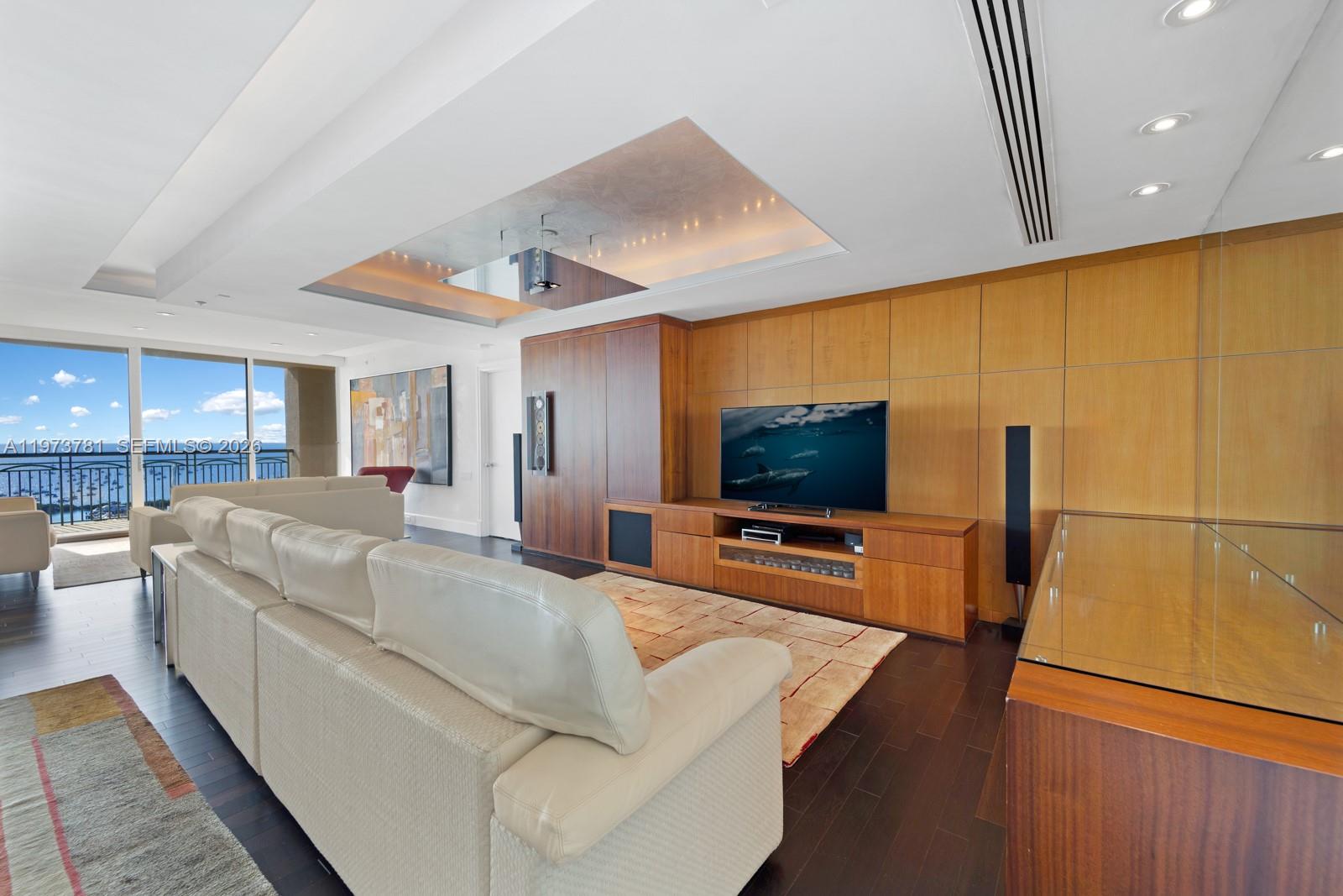 THE TOWER RESIDENCES COND - Residential