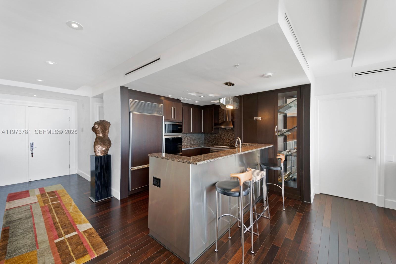 THE TOWER RESIDENCES COND - Residential