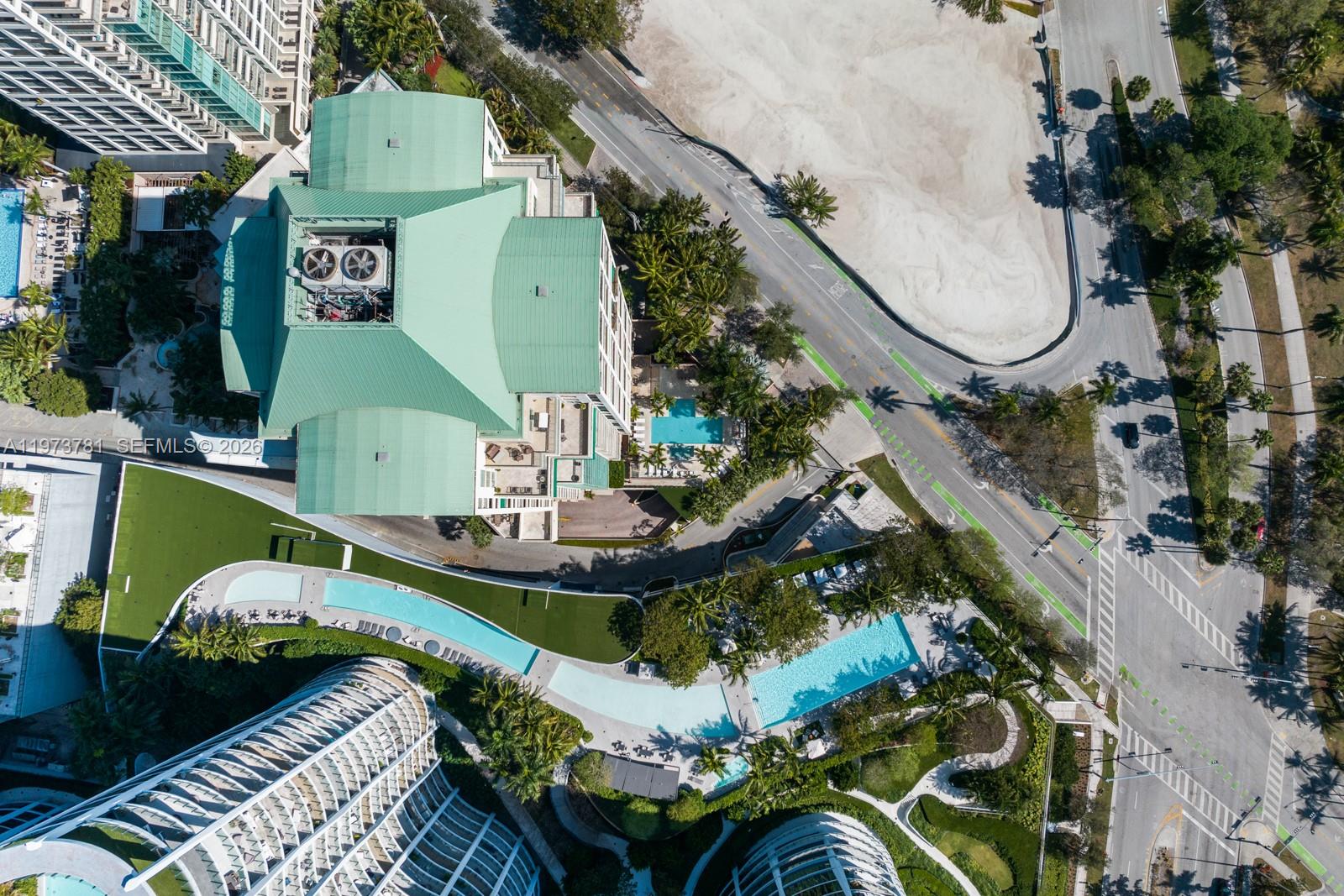 THE TOWER RESIDENCES COND - Residential