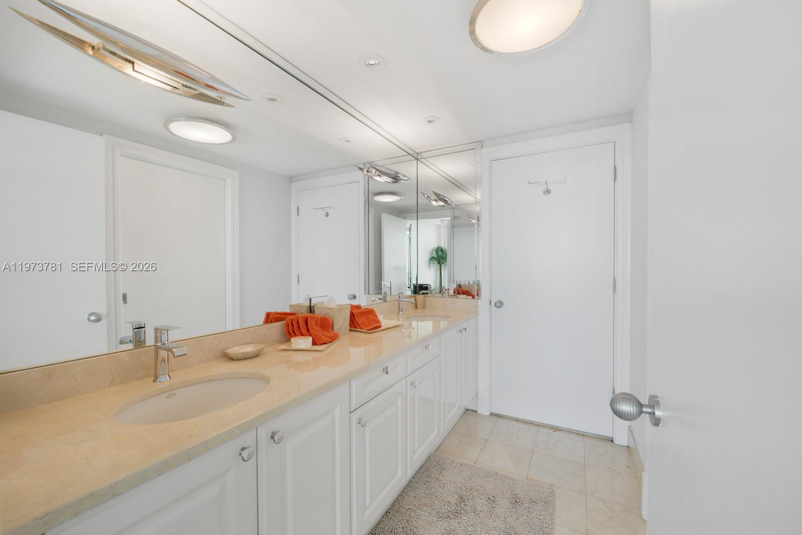 THE TOWER RESIDENCES COND - Residential