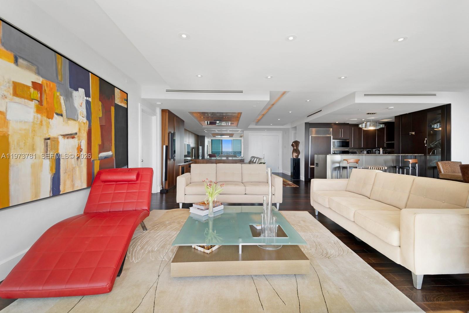 THE TOWER RESIDENCES COND - Residential