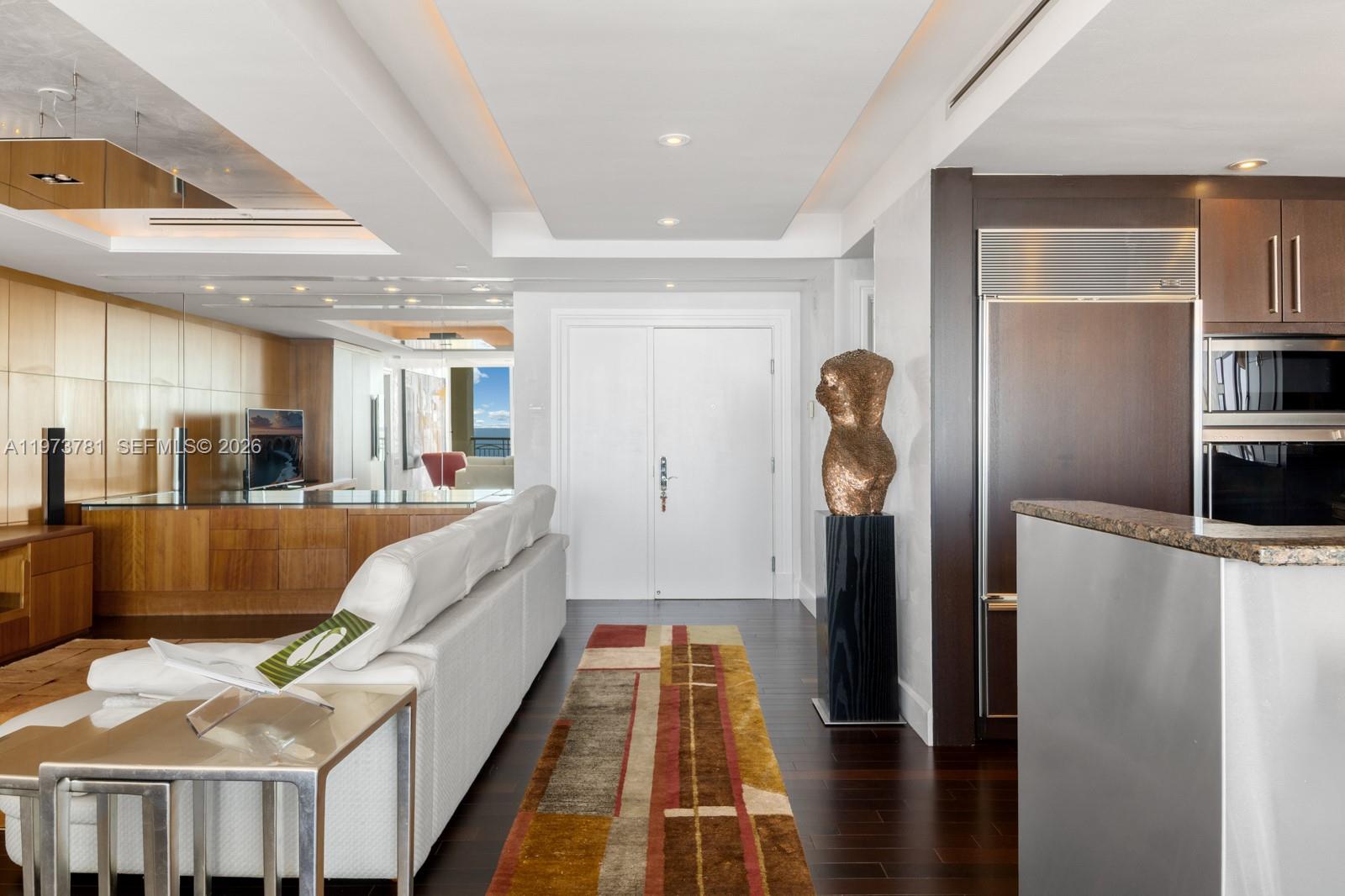 THE TOWER RESIDENCES COND - Residential