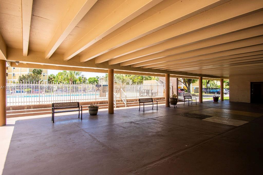 PARKSIDE NO 1 CONDO - BLD - Residential