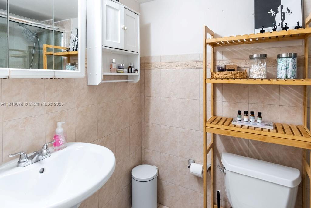 PARKSIDE NO 1 CONDO - BLD - Residential