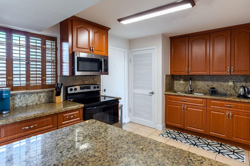 PARKSIDE NO 1 CONDO - BLD - Residential