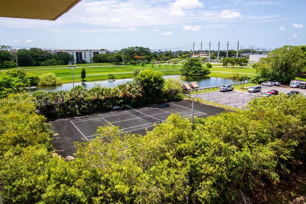 PARKSIDE NO 1 CONDO - BLD - Residential