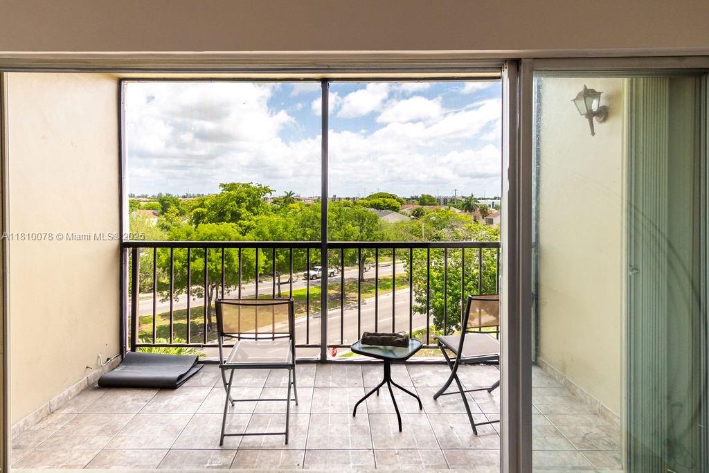 PARKSIDE NO 1 CONDO - BLD - Residential